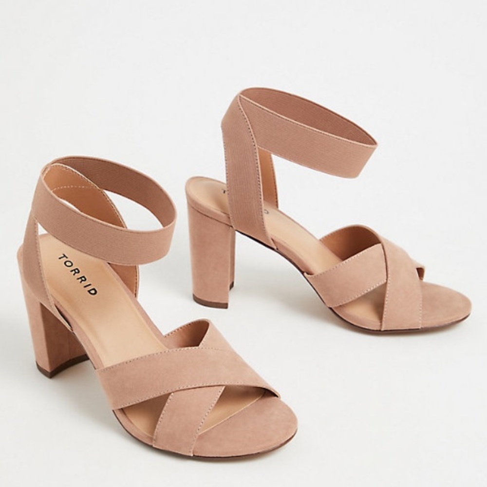 TAUPE FAUX SUEDE CRISSCROSS STRETCH HEEL (WW)